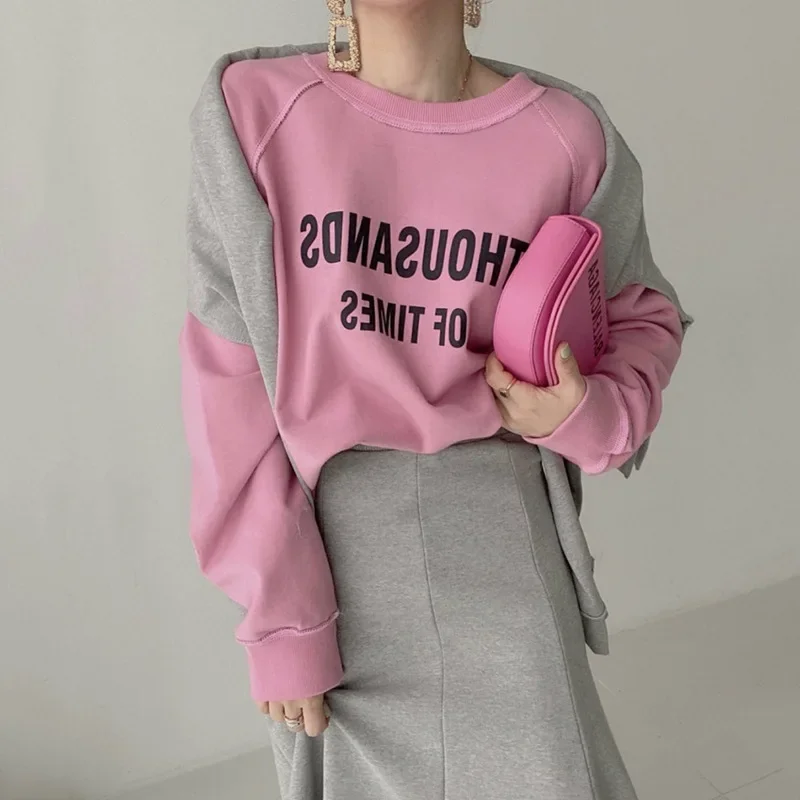 Корейский комплект из двух предметов с топом круглым вырезом и длинными рукавами