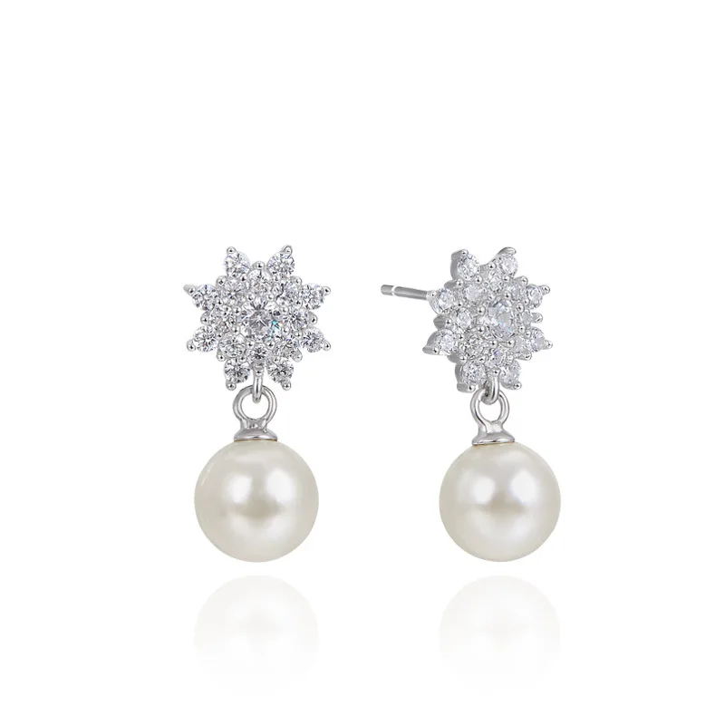 Серьги-гвоздики с цветами и фианитом Пресноводный Жемчуг очаровательные