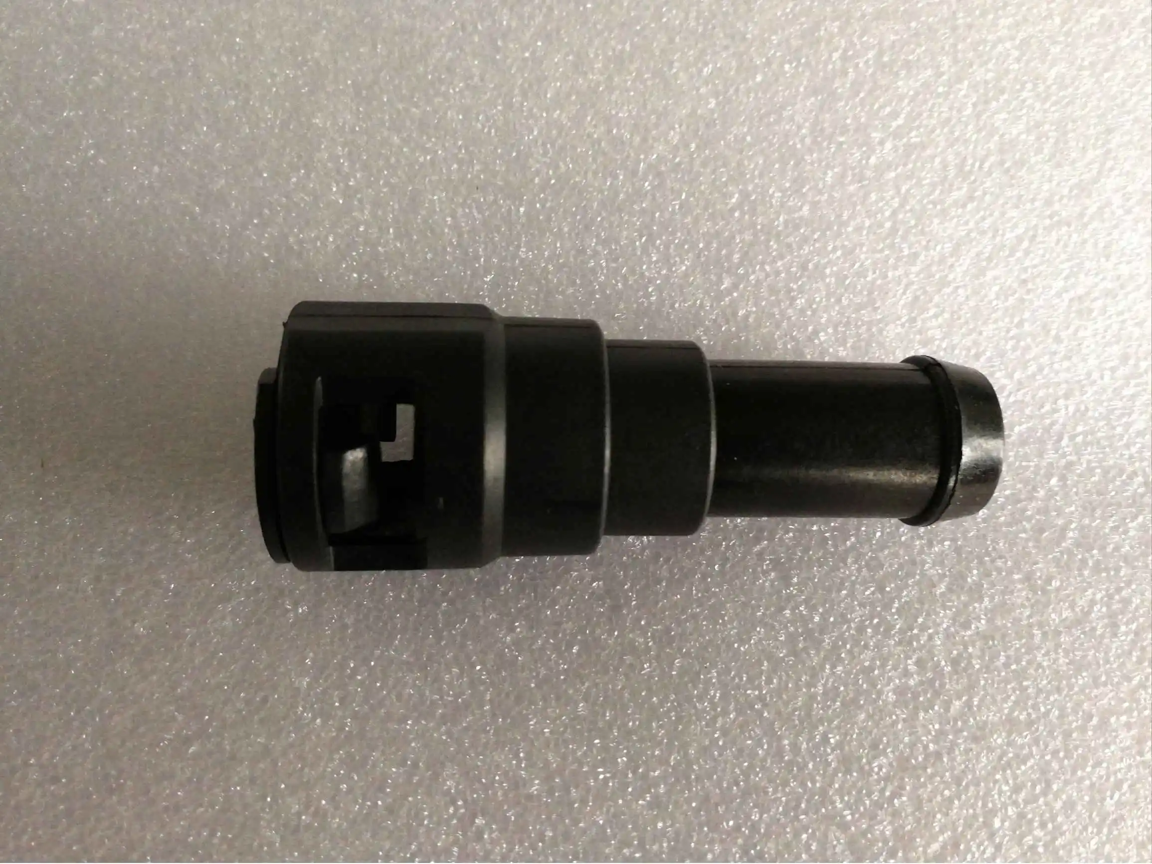 Коннектор для водонагревателя системы охлаждения Mazd a 3 2004-2012 M z d 5 6 2008 to 2012 OEM: