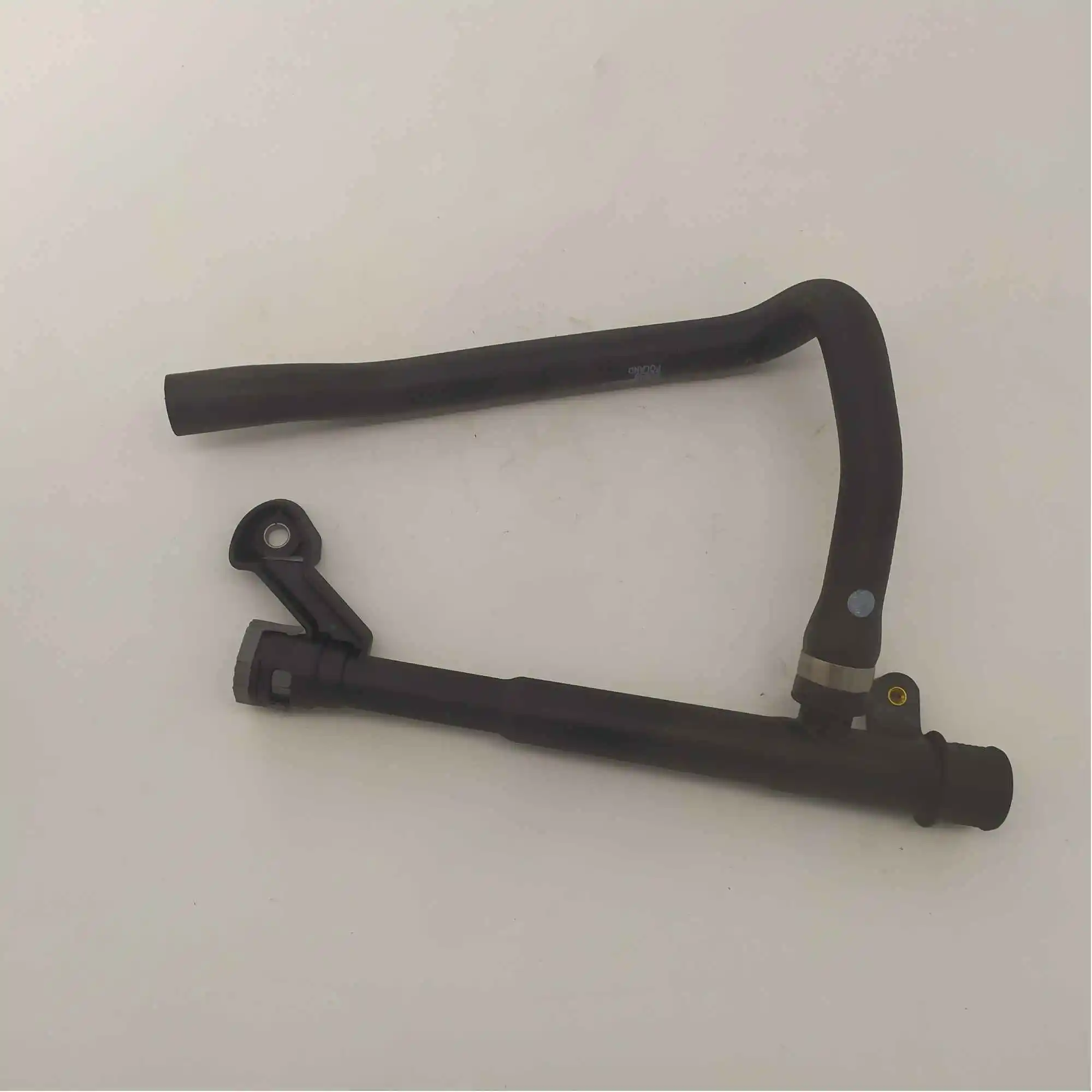 Шланг радиатора от масляного кулера для Land Rover Freelander 2 OEM:LR005563 | Автомобили и