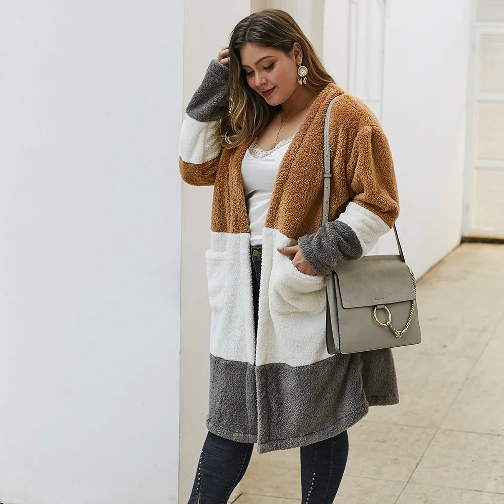 Женский флисовый кардиган Queen Size зимний длинный теплый с широкими полосками и