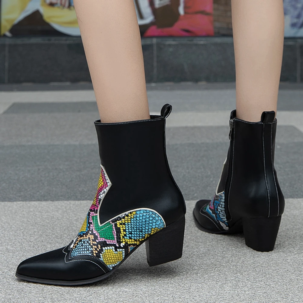 BONJOMARISA/осень-зима Женская обувь со змеиным принтом на высоком каблуке Ботильоны