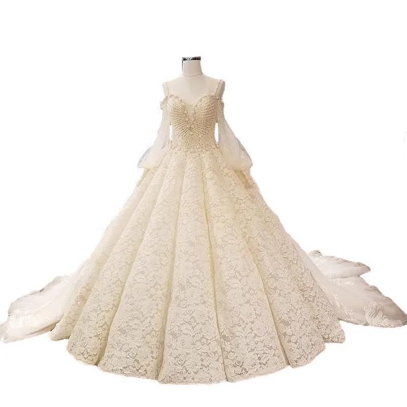 2018 Luxury Arabic Champagne Vintage Wedding Dresses Long Sleeves Lace Sweetheart Cathedral Train Waves Ball Gown Bridal | Свадьбы и