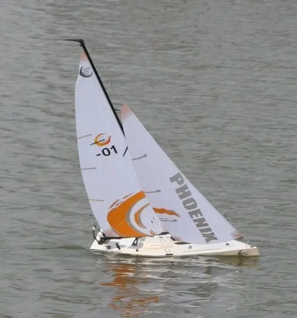 Радиоуправляемая лодка Beili Phoenix 870