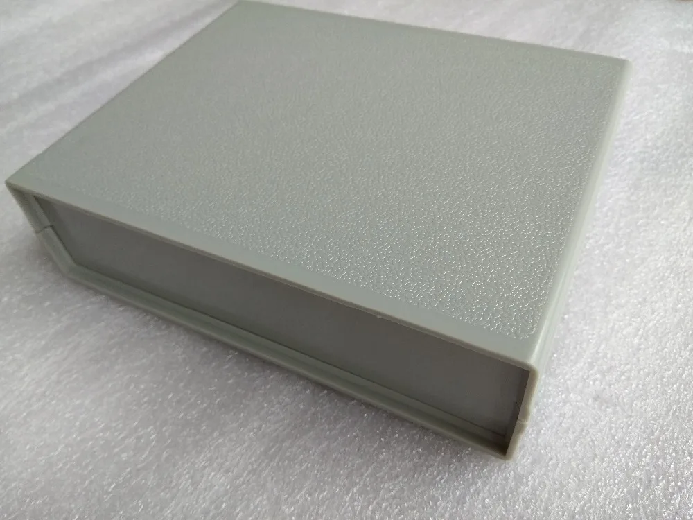 Пластиковый настольный корпус 40*120*150 мм |