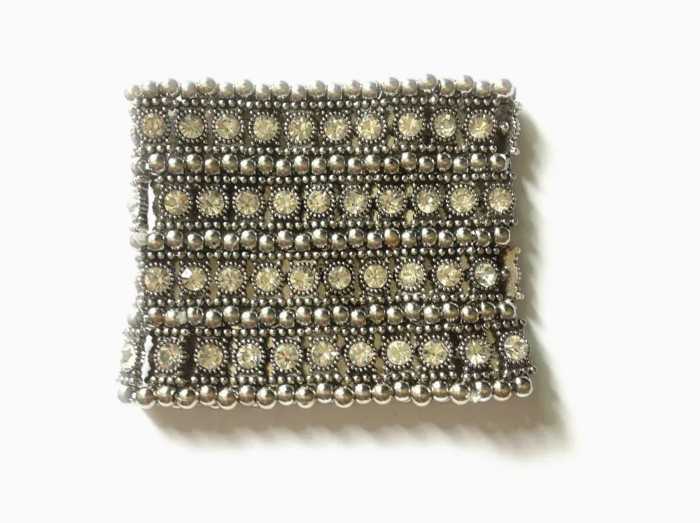 Браслет из 4 рядов многослойный расширяемый с открывающимся верхом стрейч стразы