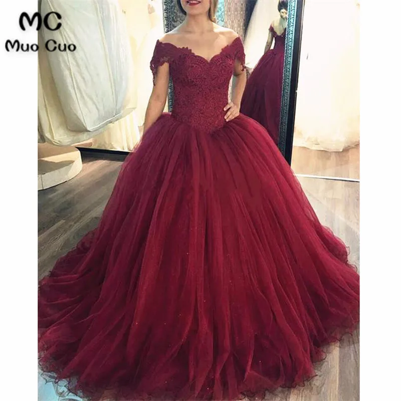 Платье женское длинное вечернее из тюля с аппликацией и коротким рукавом |