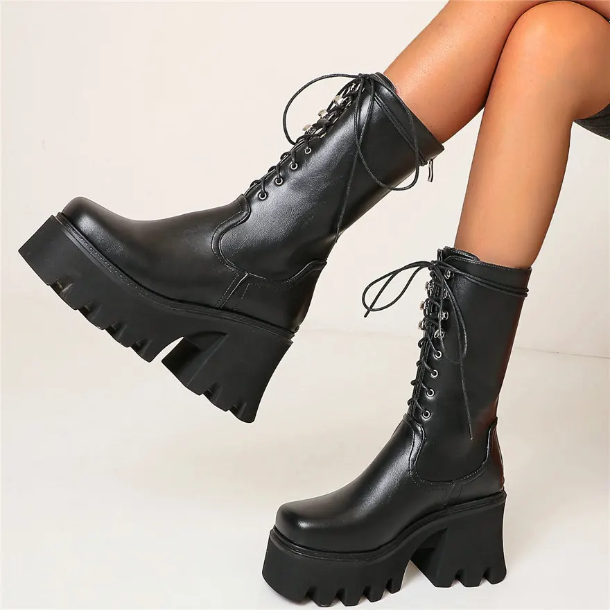 Высокие женские ботильоны на толстой резиновой подошве в стиле панк готический