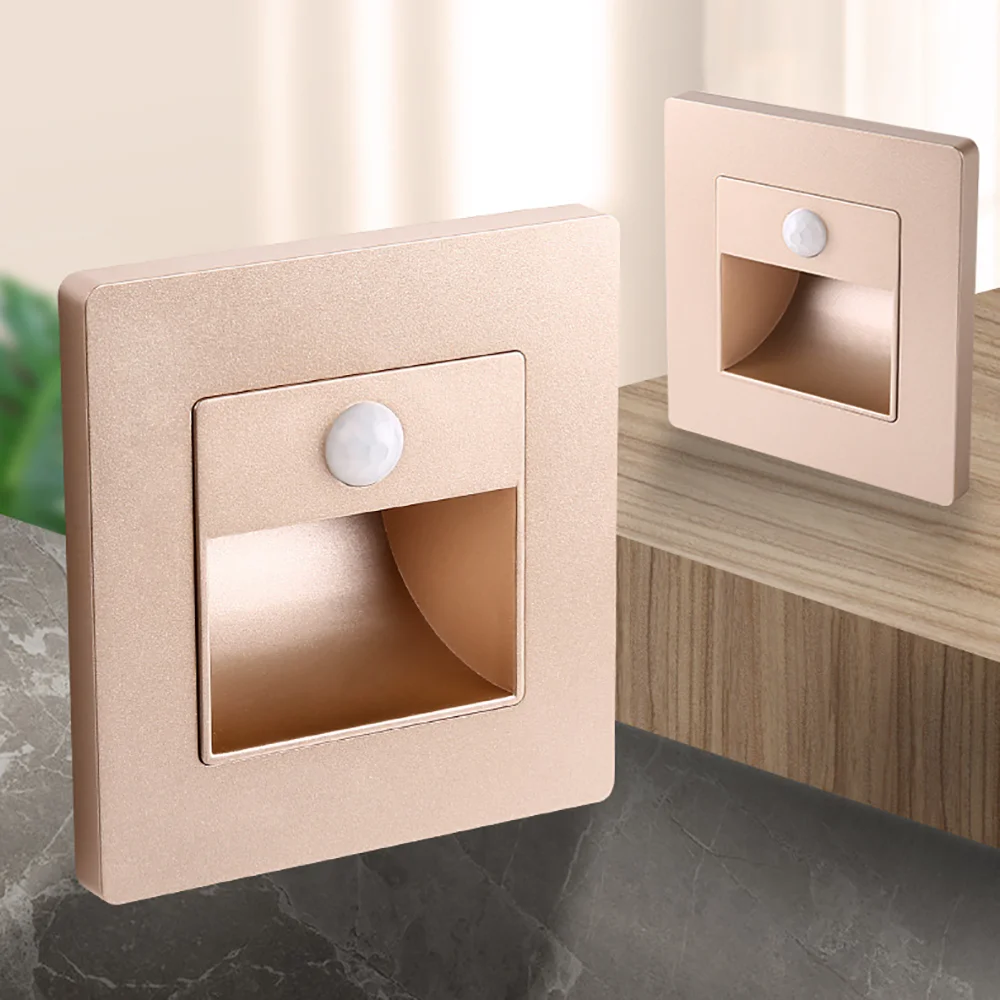 Настенный светильник с датчиком движения