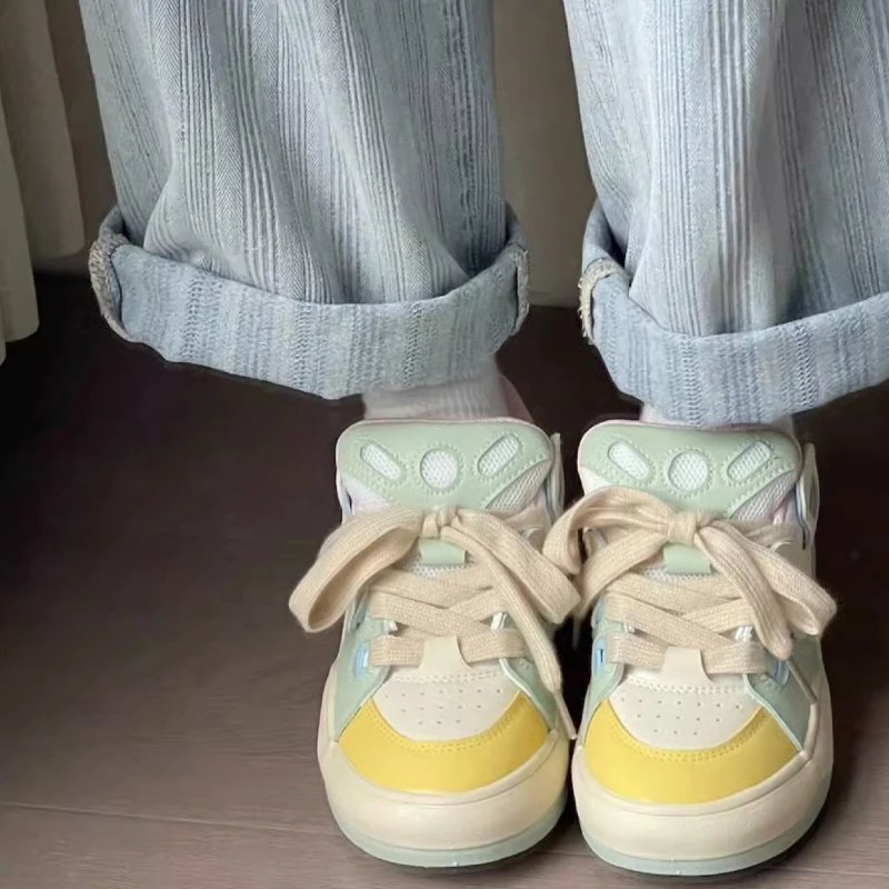 Кроссовки женские универсальные на толстой подошве весна-осень 2024