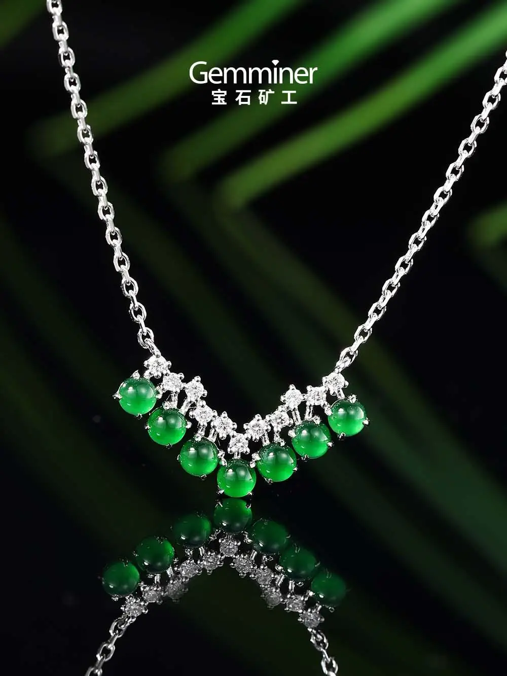 Ожерелье Gem Miner из 8-каратного золота с нефритом