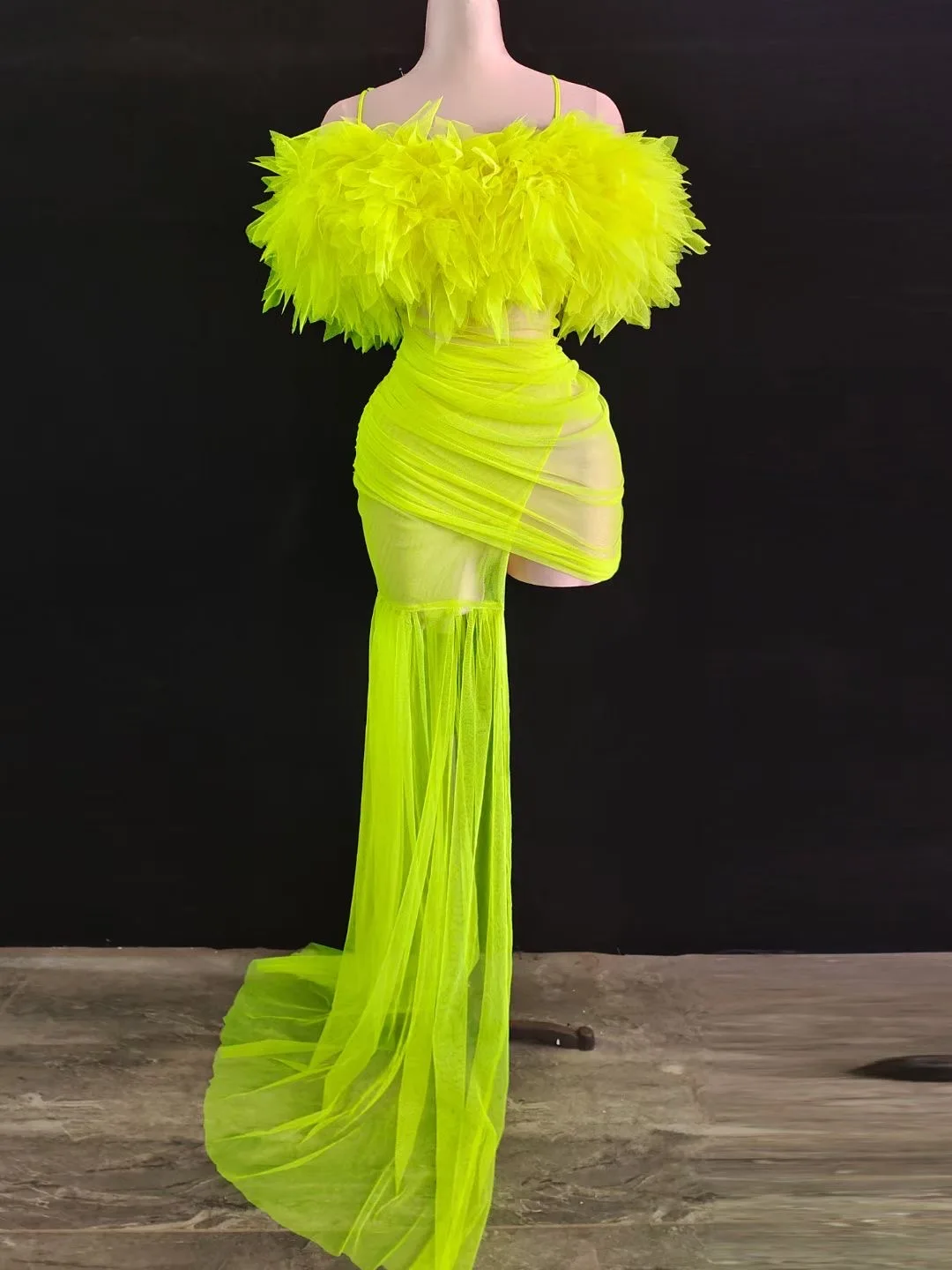 ФЛУОРЕСЦЕНТНОЕ зеленое газовое сексуальное асимметричное платье на бретельках