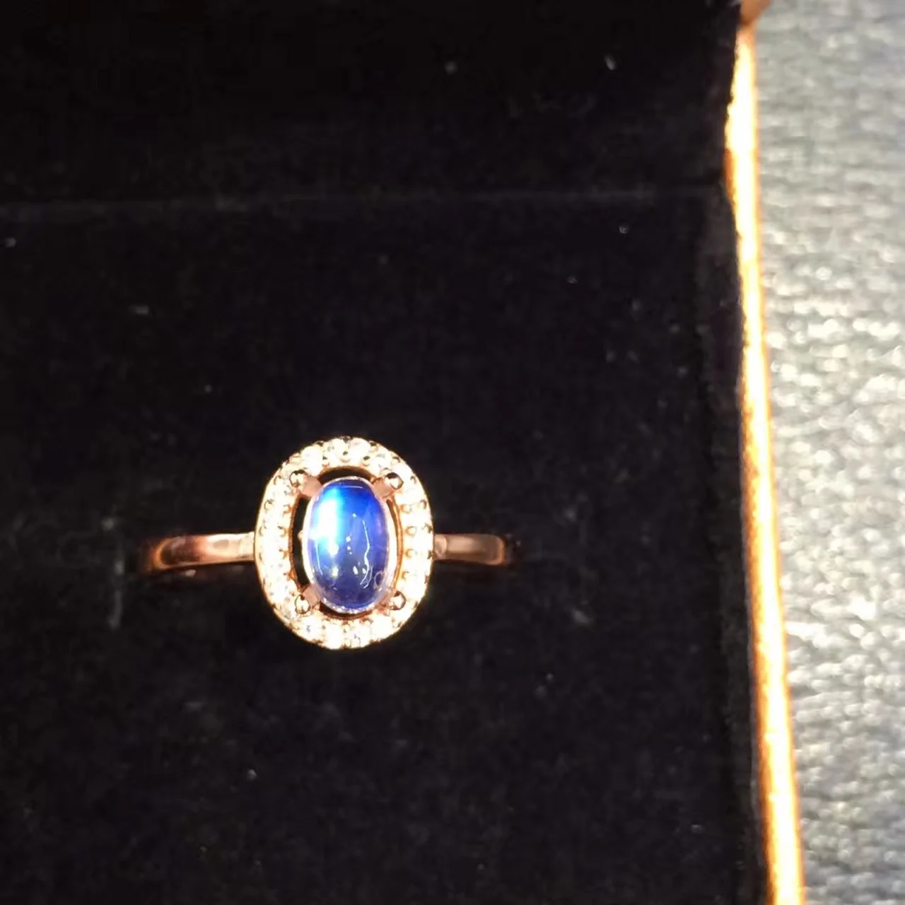 Специальное предложение Новое кольцо из натурального синего лунного камня