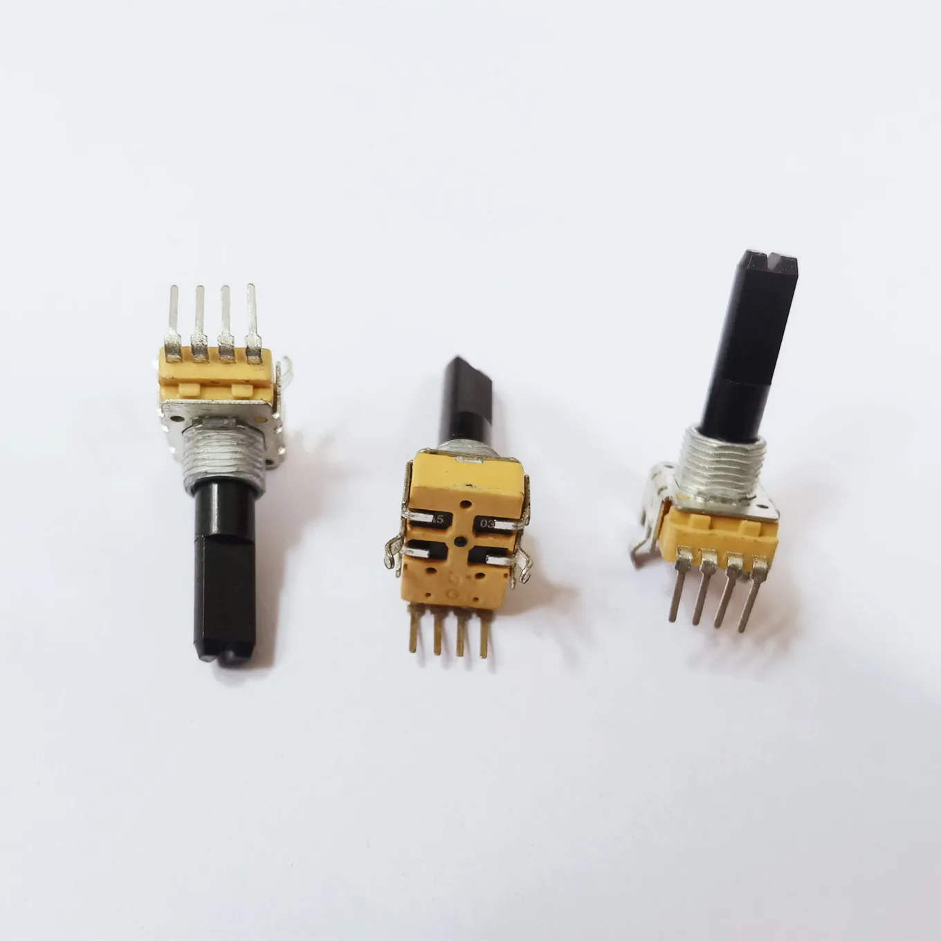 Оригинальный новый 100% одиночный потенциометр RK11 A50K A503 усилитель с линией