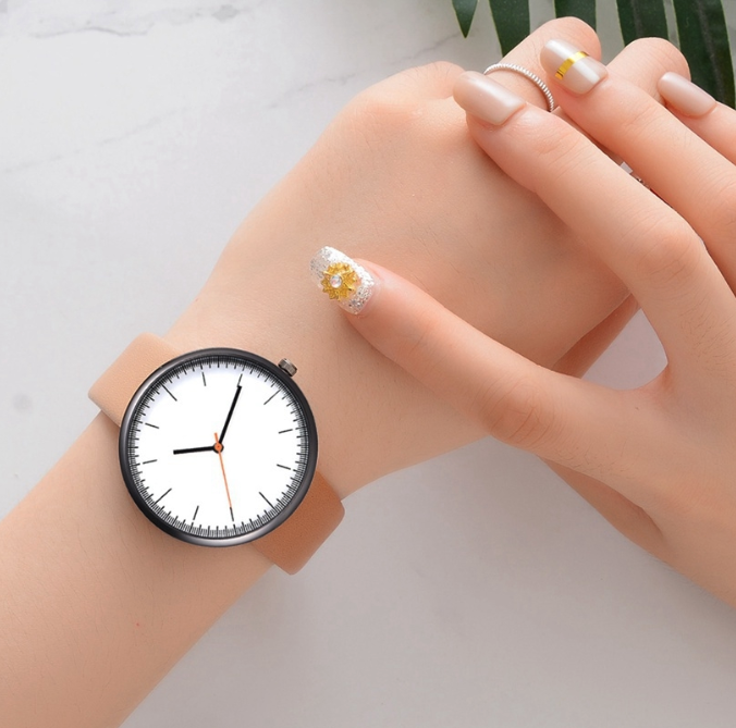 Фото обзорКварцевые часы для женщин, новинка этого года по доступной цене